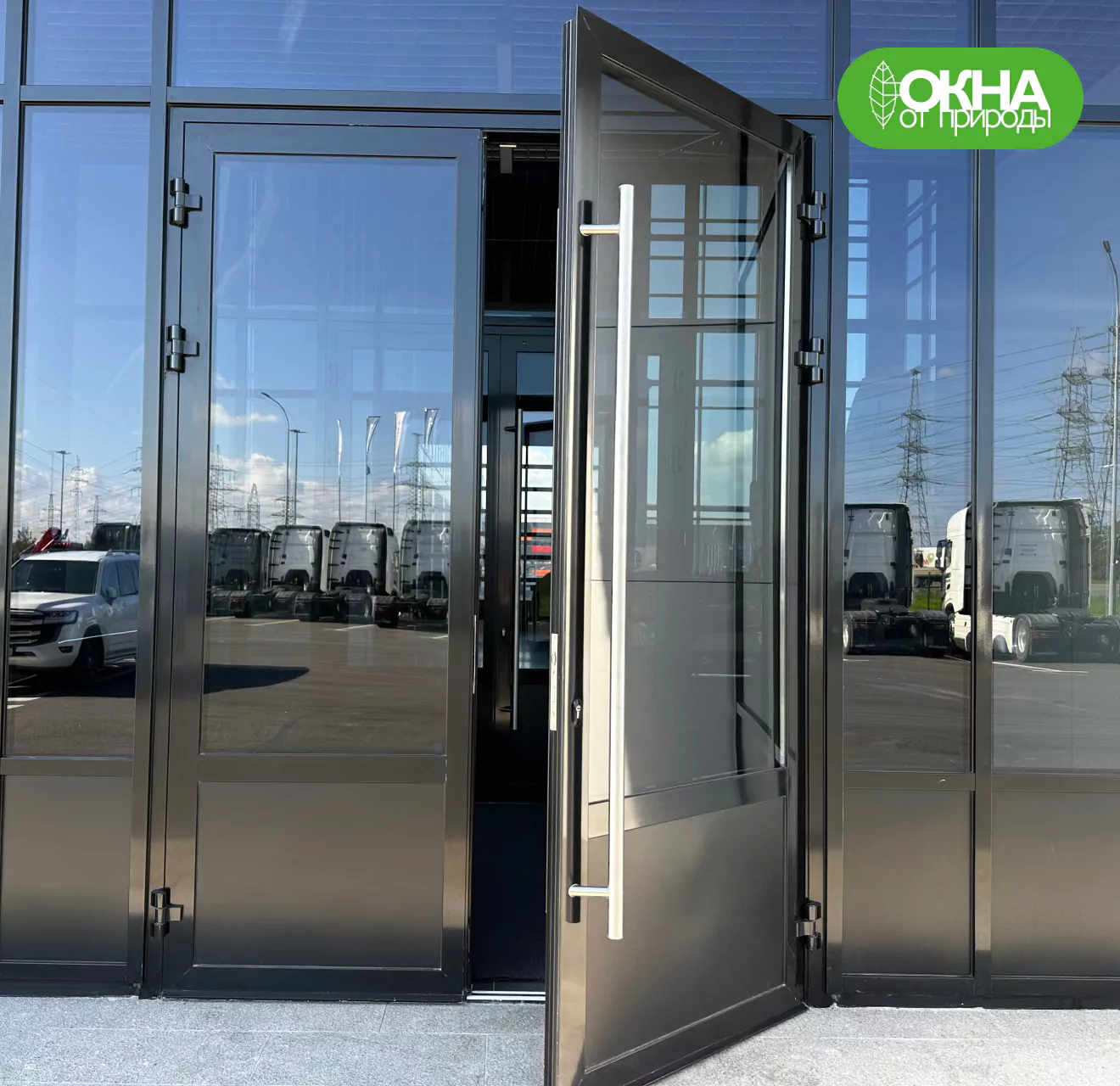 Кейс: как мы сэкономили 25% бюджета клиента на остеклении автоцентра